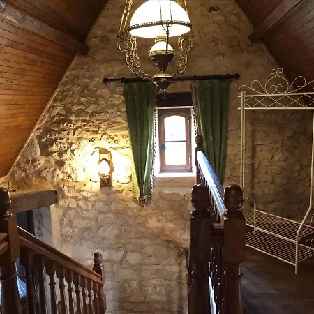 Le Petit Chateau - Adults Only *