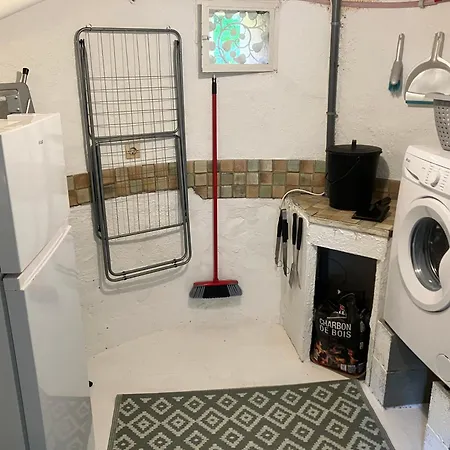 Le Petit Chateau - Adults Only