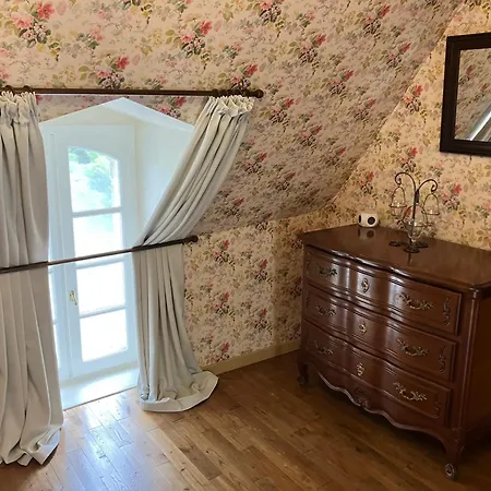 Le Petit Chateau - Adults Only