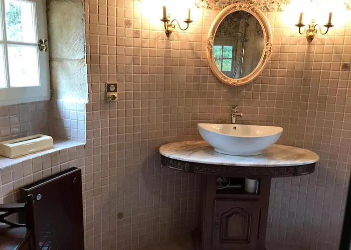 Le Petit Chateau - Adults Only * לה בוג