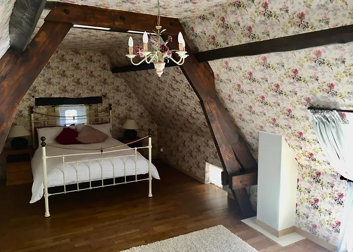 Le Petit Chateau - Adults Only בית נופש לה בוג