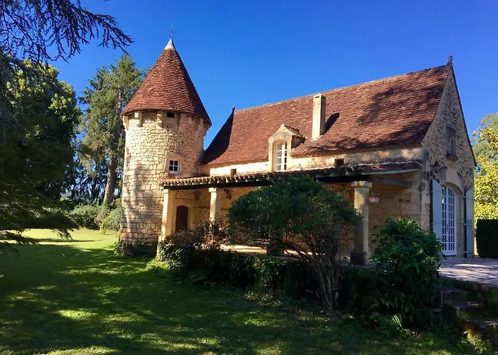 Le Petit Chateau - Adults Only