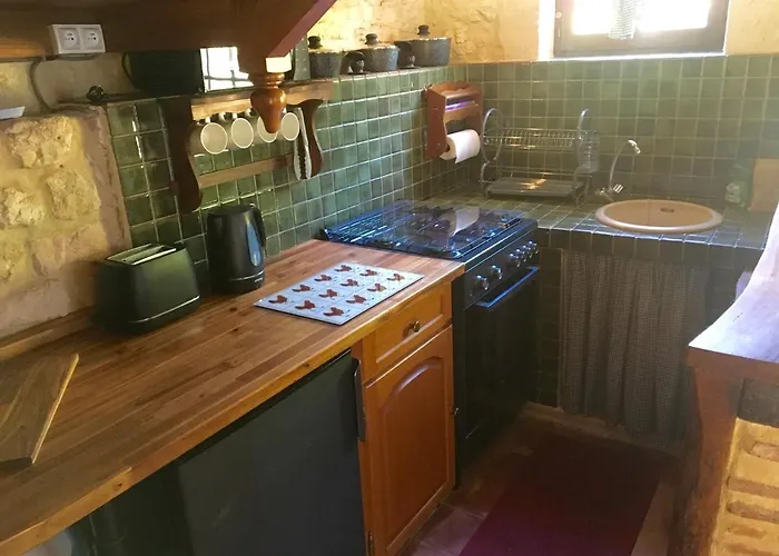 Le Petit Chateau - Adults Only בית נופש לה בוג