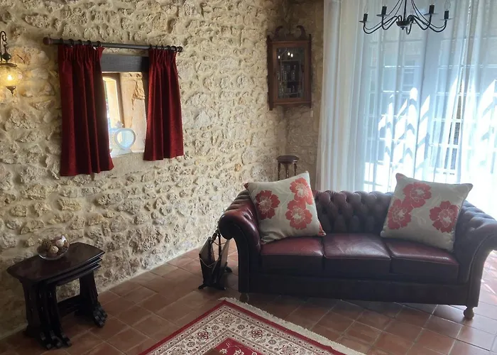 Le Petit Chateau - Adults Only בית נופש *