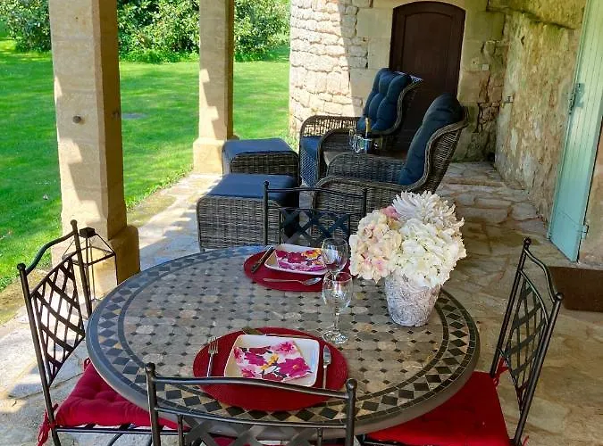 בית נופש Le Petit Chateau - Adults Only