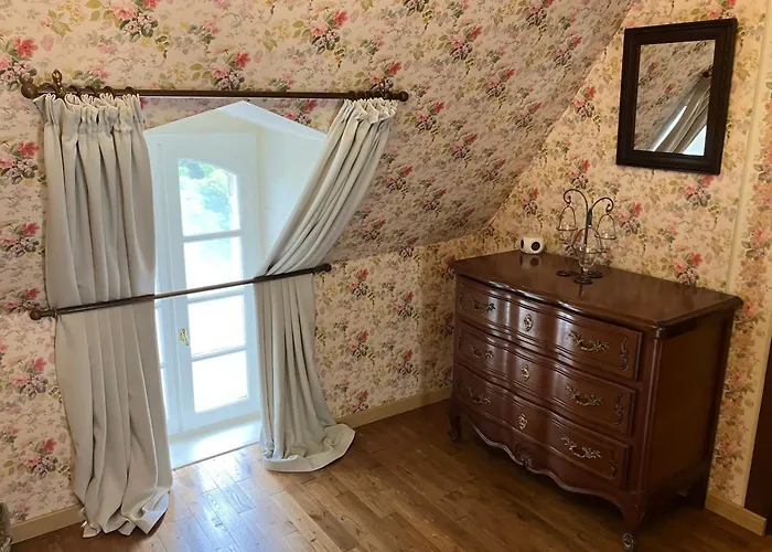 Le Petit Chateau - Adults Only