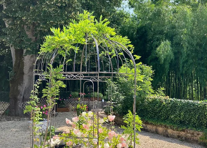 Le Petit Chateau - Adults Only * לה בוג